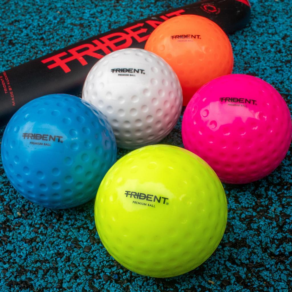 Trident Premium Dimple Hockey Ball - สีขาว — صورة 5