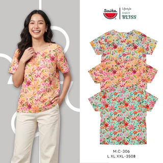 เสื้อแตงโม (SUIKA) - เสื้อผ้าป่านมัสลิน คอปาดกระดุมหลัง 3 เม็ด แขนสั้น ลายดอกไม้ (M.C-319 511 306 156)