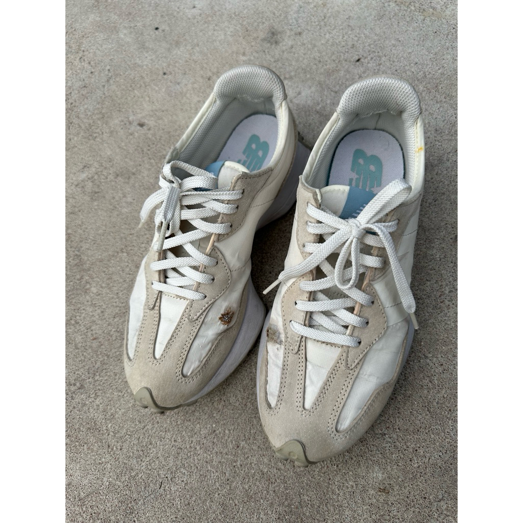 รองเท้าผ้าใบผู้หญิง New Balance รุ่น 327