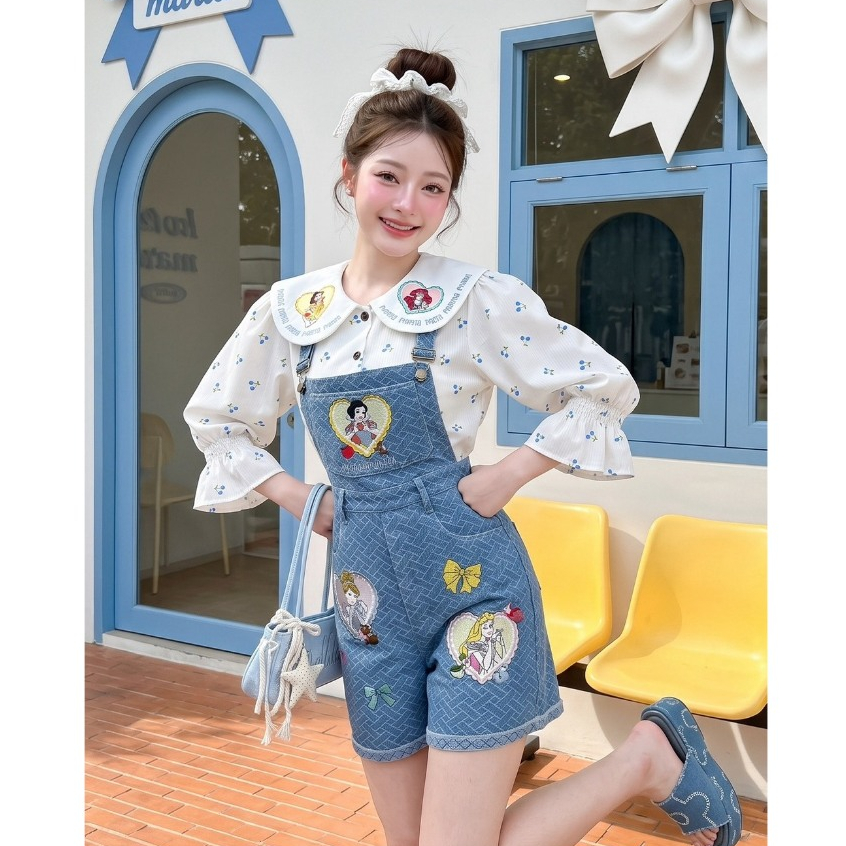 (มีถึง3XL) About Princess Set เซ็ต 2 ชิ้น เอี๊ยมยีนส์ขาสั้นงานปักสายปรับได้มีกระเป๋า + เสื้อคอปกกระดุมหน้าแขนสามส่วน