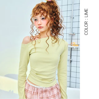 AMUSE BKK - Emmie Top เสื้อแขนยาวดีไซน์คอปาดทรงเฉียง ผ้าคอตตอลทอลายร่องละเอียด เนื้อนุ่มยืดหยุ่น ใส่สบาย