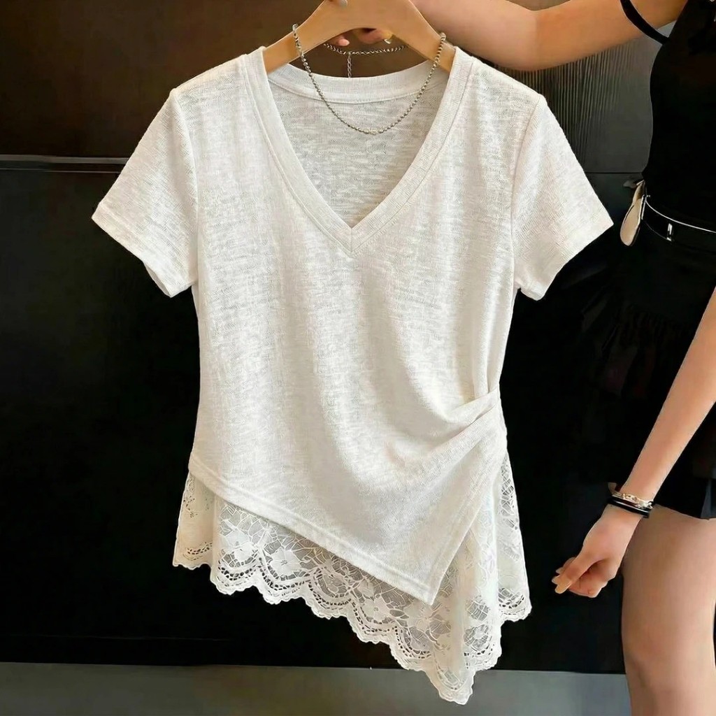 เสื้อยืดผู้หญิงไซซ์ใหญ่ M-4XL แขนสั้น แต่งชายลูกไม้ ดีไซน์สวยหรู แฟชั่นหน้าร้อน 2026 ใส่สบาย พรางหุ่น เสื้อแฟชั่นผู้หญิง