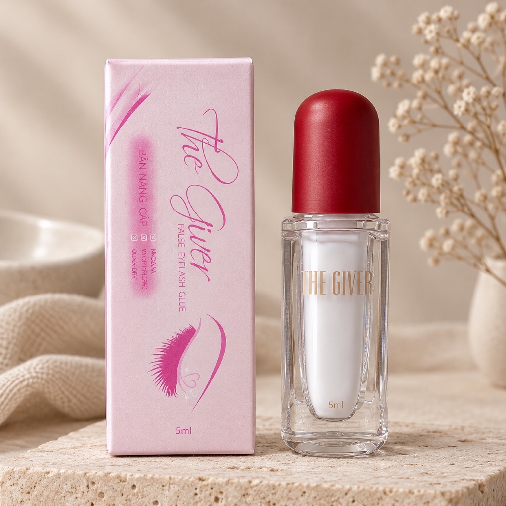 The Giver กาวติดขนตาปลอม เวียดนาม สีใส กันน้ำ ติดแน่น แห้งไว ไม่เป็นคราบ 5ml
