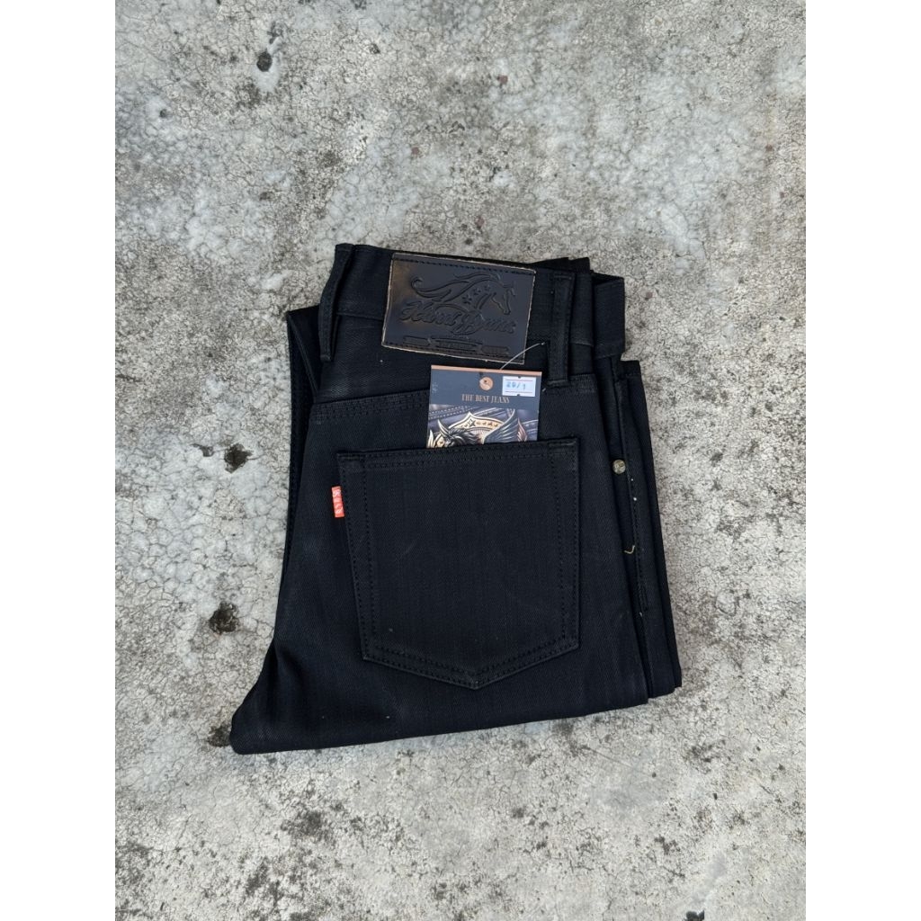 Hard Jeans รุ่นม้าดำ 16 Oz. ริมแดง