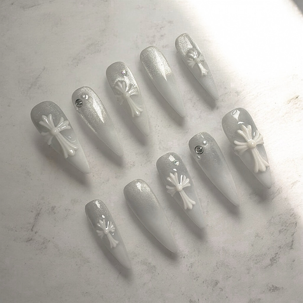 เล็บปลอมเจลแท้ 100% เลือกทรง เลือกสีได้ ลาย Chrome Hearts (โครมฮาร์ท)