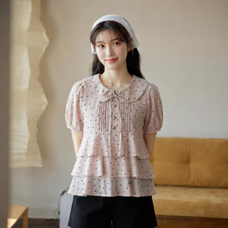 Glucoat | [A930] เสื้อแขนสั้นคอบัวลายจุดสีชมพู พร้อมเชือกผูกโบว์ ชายเสื้อแต่งระบาย ซิปหลังยาว