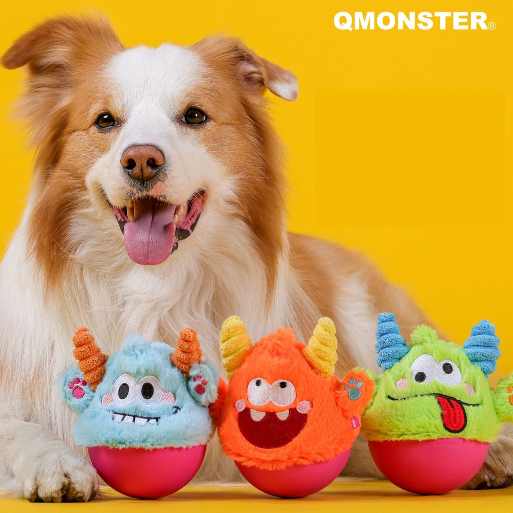 Q-monster Tumbler Little Monster ของเล่นสุนัข ตุ๊กตากำมะหยี่ สีสันสดใส มีเสียงร้องเวลากัด/บีบ