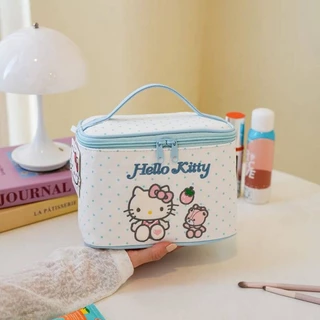 กระเป๋าใส่เครื่องสำอางค์ทรงกล่อง Kitty สินค้าลิขสิทธิ์แท้💯💯💯 ขนาด 22x14x13 cm มี 5 สี ราคา 319 บาท