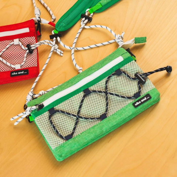 niko and ... กระเป๋าสะพาย สีสันสดใส Cord Multi Wallet Bag