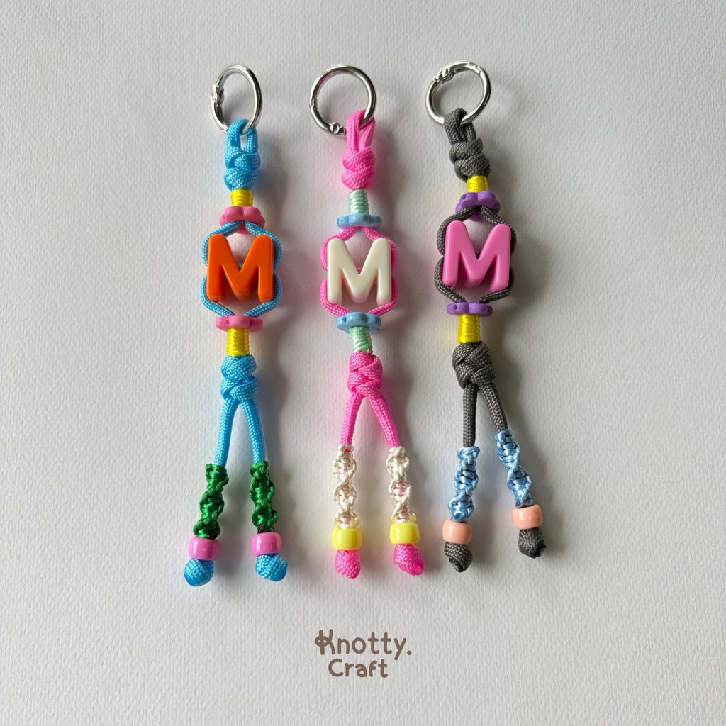 Knotty.Craft - Alphabet Keychain พวงกุญแจตัวอักษร " M " มีแบบละ 1 ชิ้นเท่านั้น *โปรดอ่านรายละเอียดก่อนสั่งซื้อ*