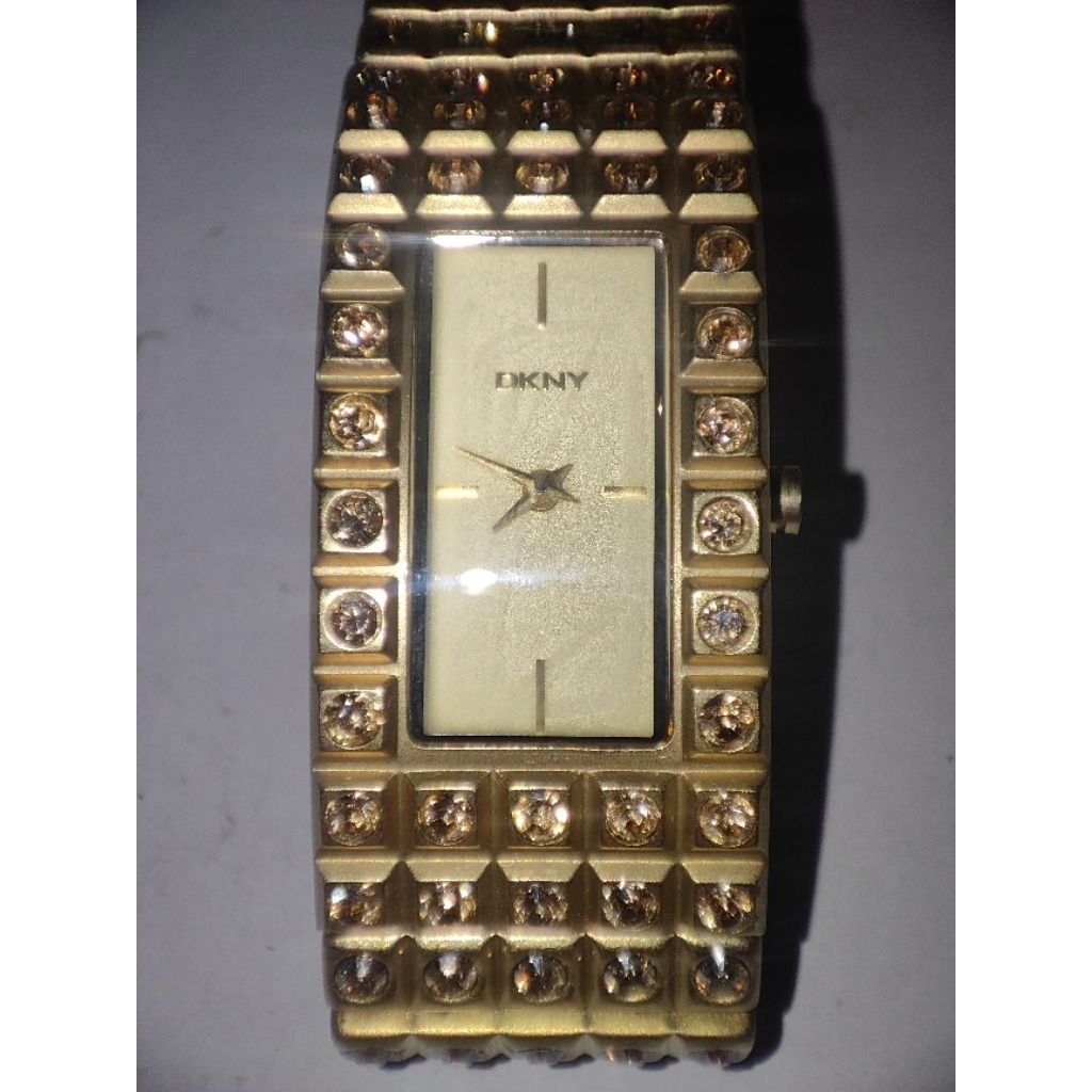 นาฬิกา DKNY มือสอง ของแท้100% รุ่น NY-8245 สภาพสวยสมบูรณ์