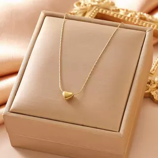 LC+สร้อยคอผู้หญิง จี้รูปหัวใจ สแตนเลสไทเทเนียม ชุบทอง 18K สไตล์มินิมอล หรูหรา กันน้ำ ไม่ซีดจาง ปรับความยาวได้