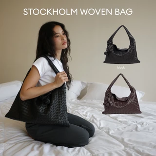 MUNIGA รุ่น Stockholm Woven Bag กระเป๋าสาน สะพายไหล่ กระเป๋าใส่โน๊ตบุ๊คได้ กระเป๋าใส่ไอแพด Best Seller