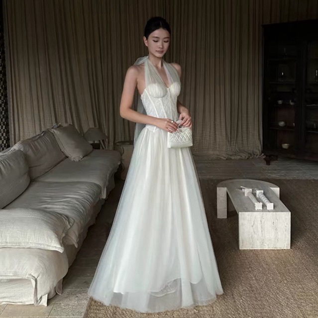PAPHA : Eira Dress – ชุดเดรสคล้องคอ ดีเทลคอร์เซ็ตลูกไม้ กระโปรงผ้าตาข่ายทรงพลิ้ว ดีไซน์เรียบหรู