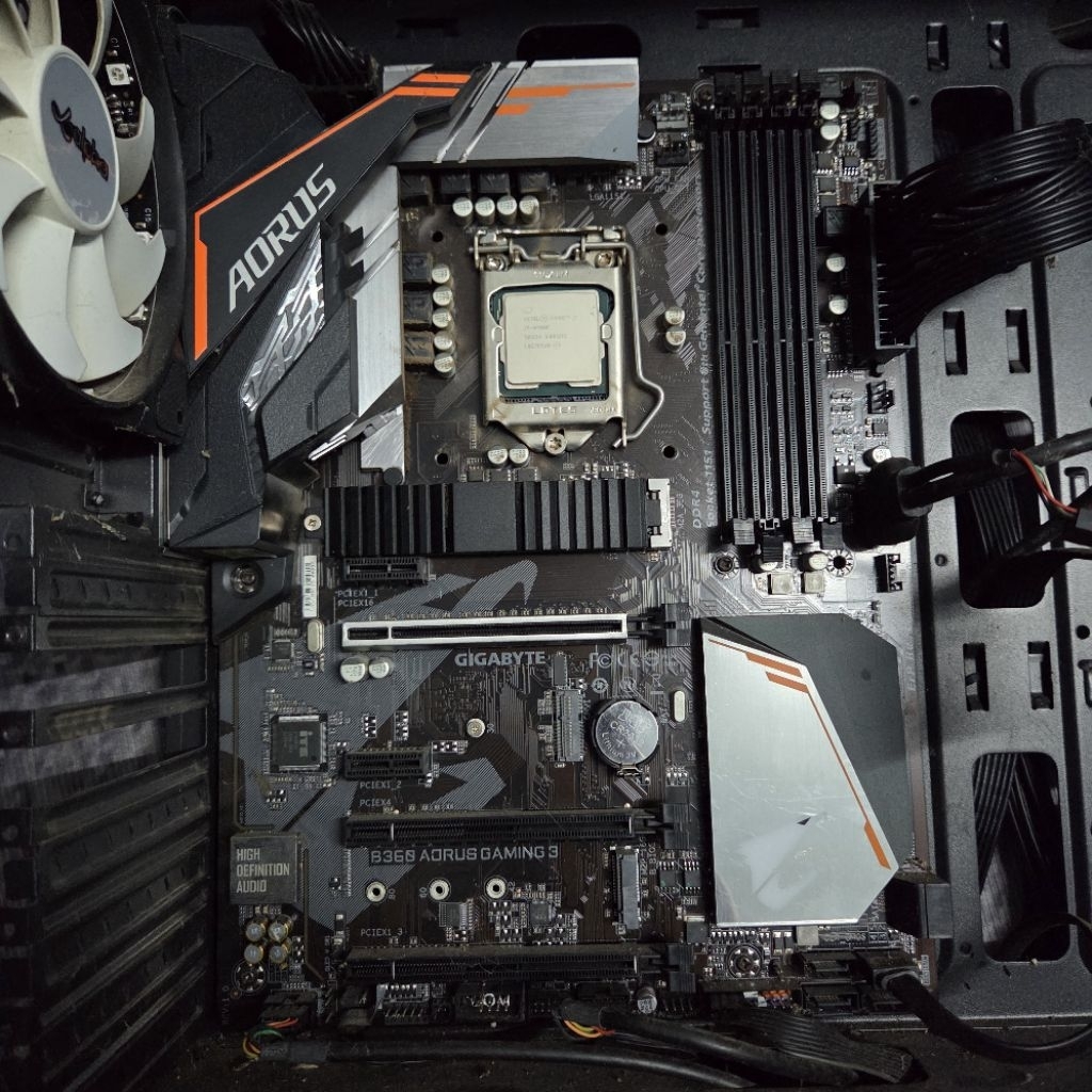 i7 9700F + เมนบอร์ด B360 AORUS GAMING 3