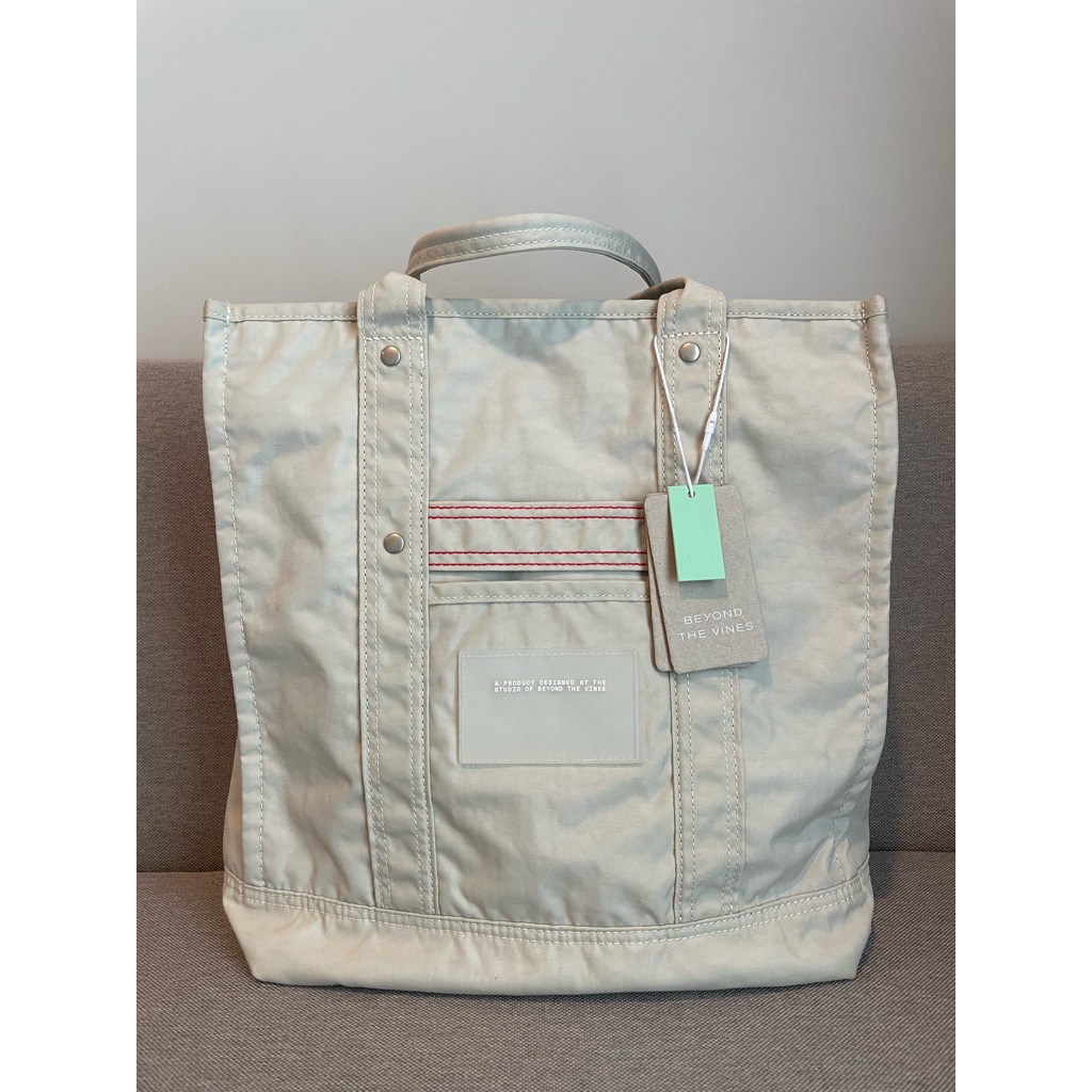 กระเป๋า Beyond the vines รุ่น crunch carryall 0.2 มือสองเหมือนใหม่ ช้อปไทย
