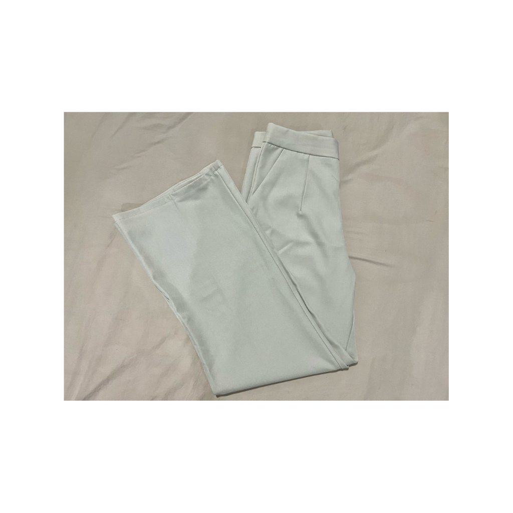 Used - กางเกงขายาว กระบอกเล็ก สีครีม (Wanisa.studio) size m