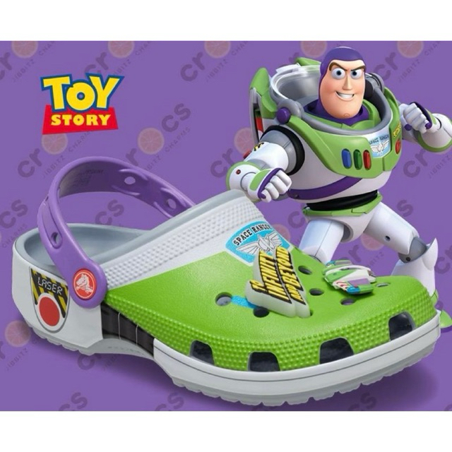 !!NEW++(ของใหม่ มือหนึ่ง ป้ายห้อย)สินค้าพร้อมส่ง CROCS Buzz Lightyear Classic Clog  size M8 W10 ถูกก