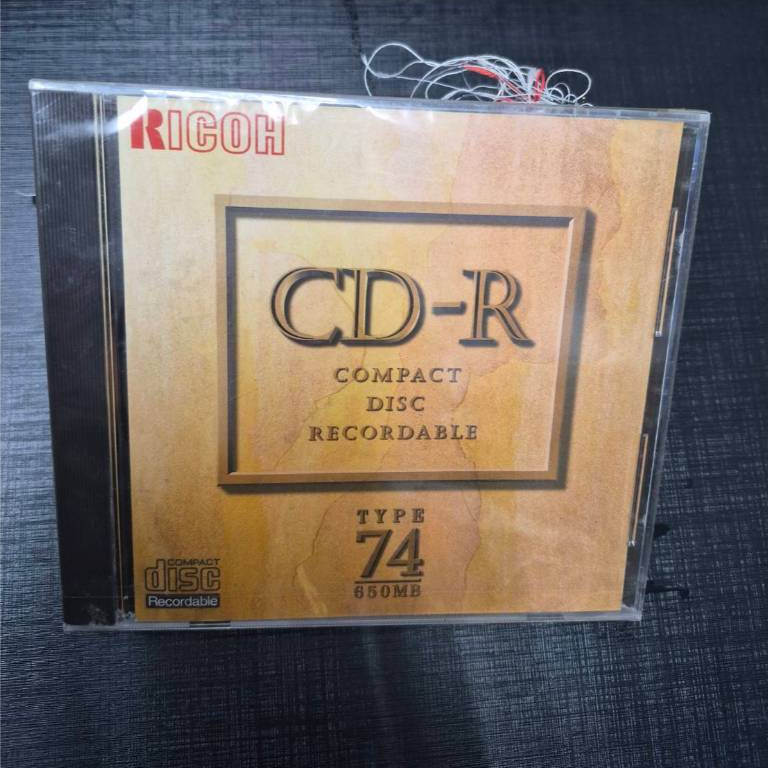 แผ่น CD-R เปล่าของแบรนด์ Ricoh (รุ่น Type 74) ความจุ 650MB