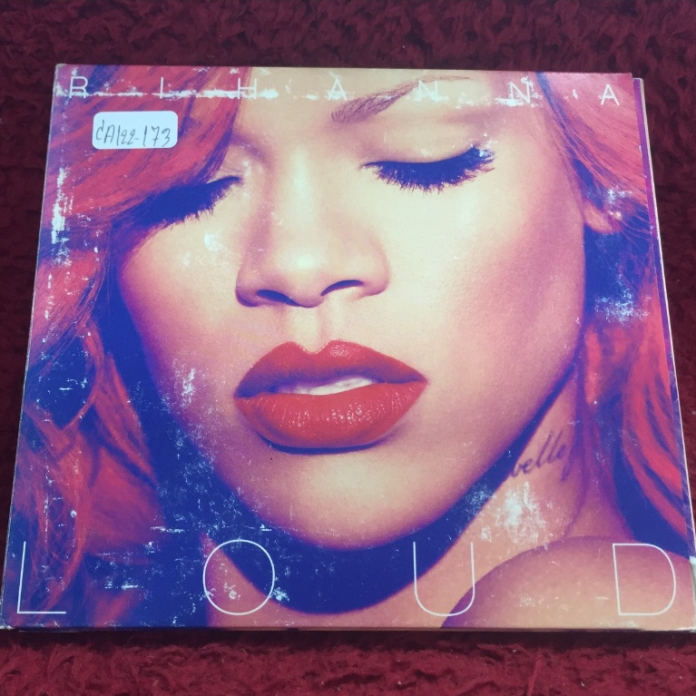 CD Rihanna -  Loud  สภาพตามปก CA122-173