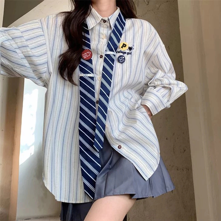 Vogue M-2XL เสื้อเชิ้ตแขนยาวลายสุภาพสตรี เสื้อแฟชั่นสไตล์เกาหลีหลวม ๆ
