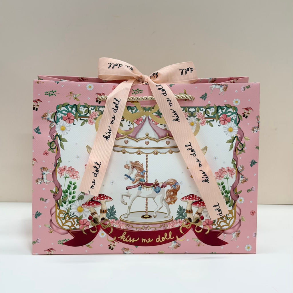 Kiss Me Doll وشاح Peter Rabbit ‏The Lakes — صورة 7