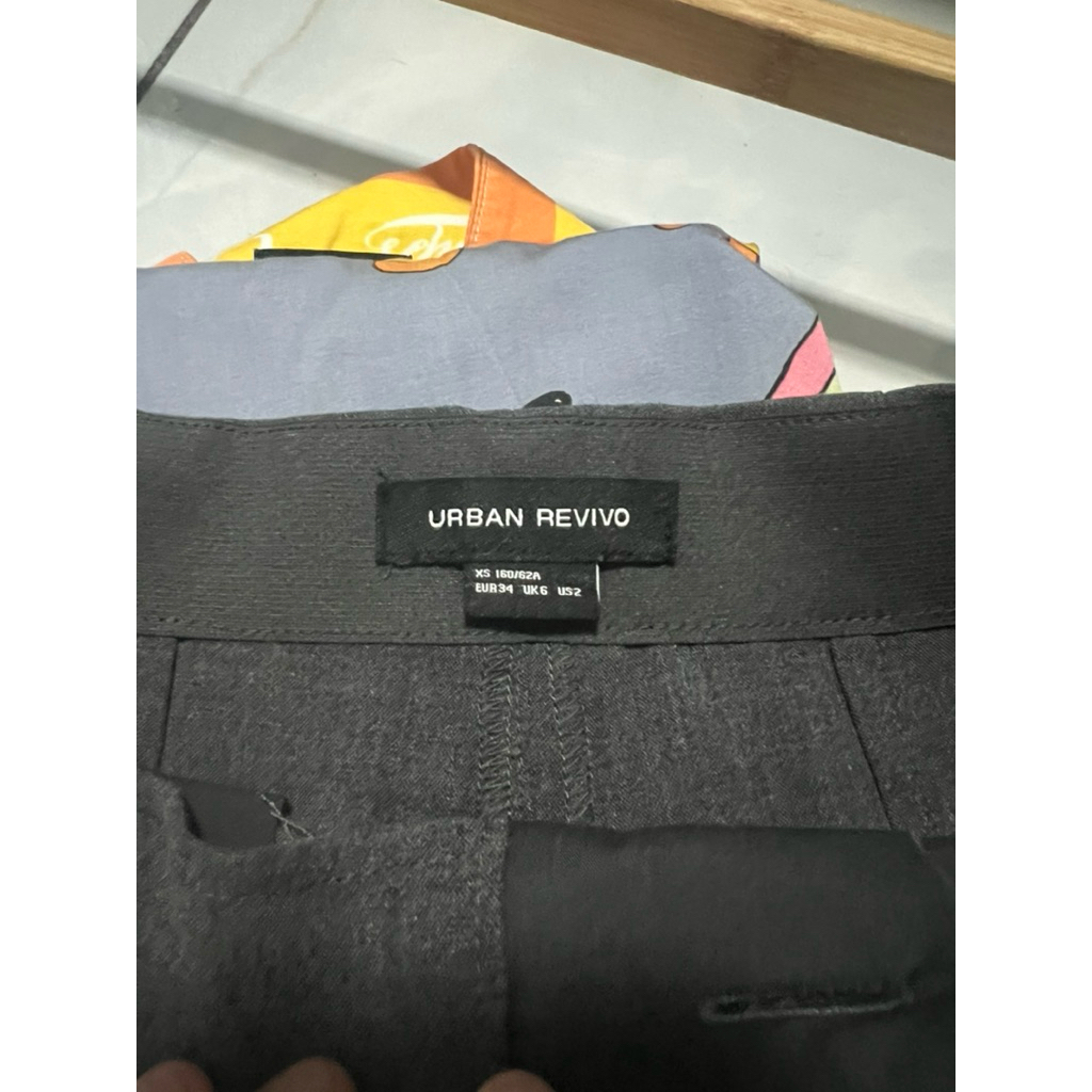 URBAN REVIVO_ กางเกงทรงสลิม