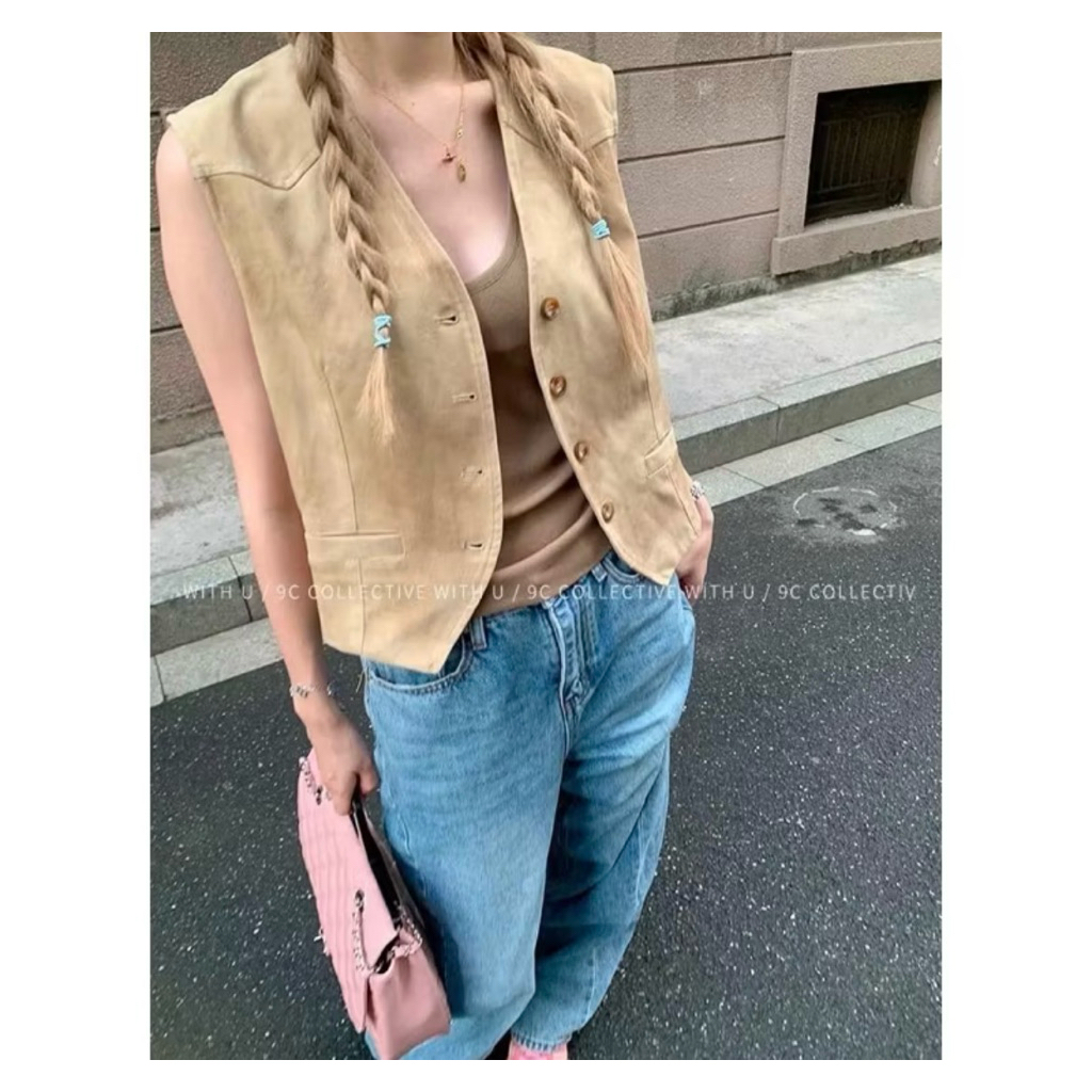 By BeBow 081 :: เสื้อกั๊ก ป้าย Aviva Studio