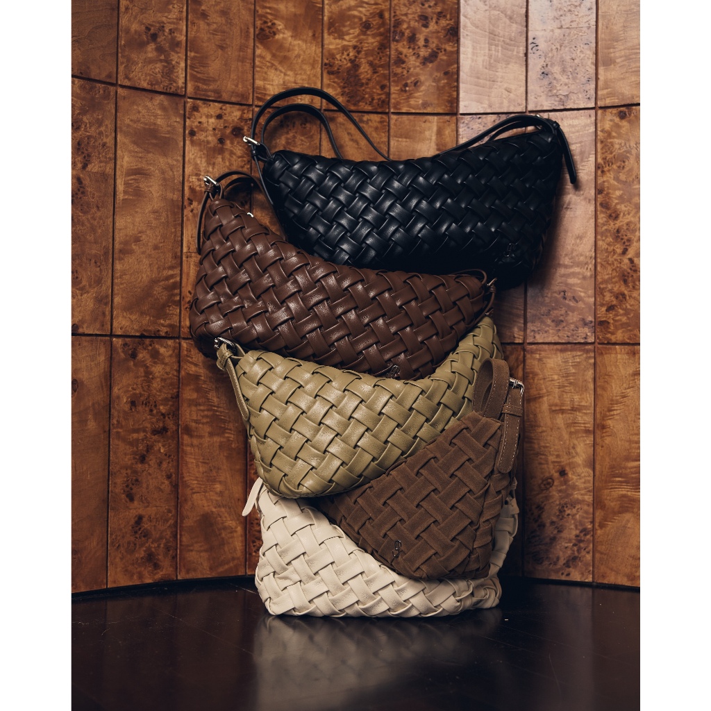 Flynn Bag กระเป๋า Unisex ปรับสายได้ สะพายข้าง สะพายไหล่  (4668)