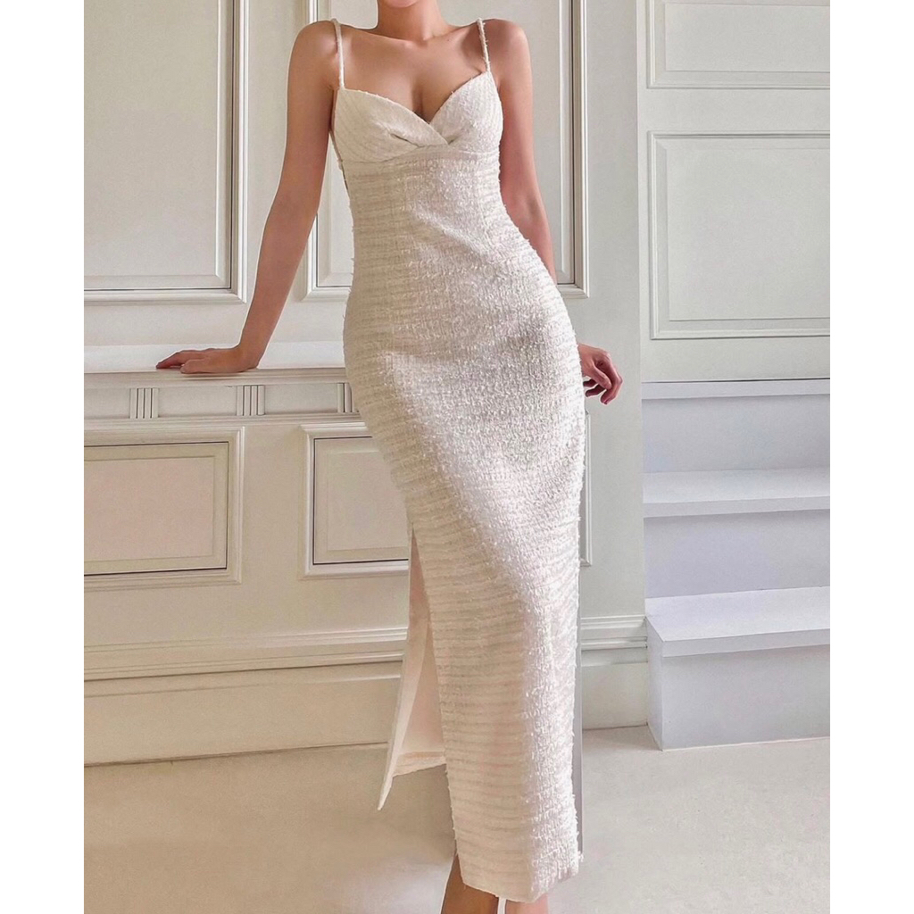 ส่งต่อ yourbkk (own.money.official) รุ่น feminine dress สีชมพู (Size.S)