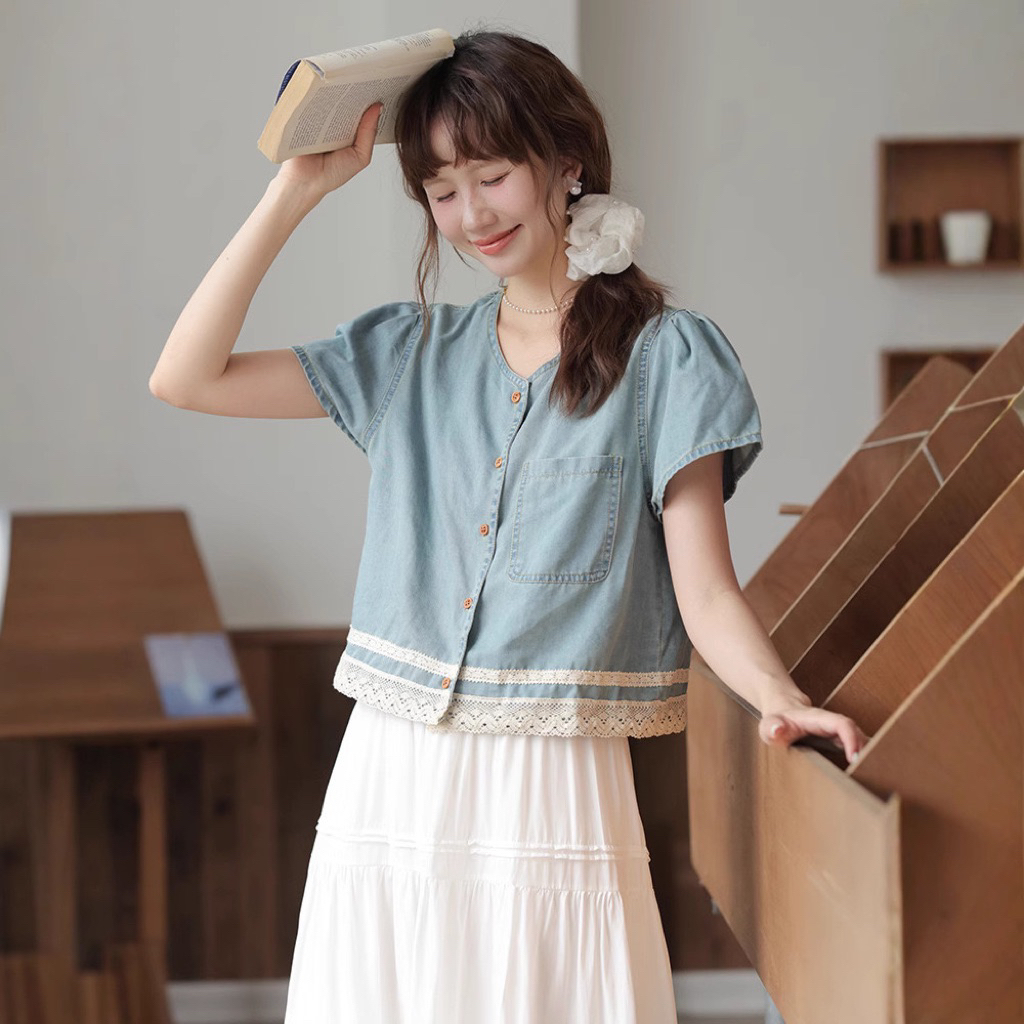 เสื้อยีนส์ผู้หญิงแขนสั้น แต่งชายลูกไม้