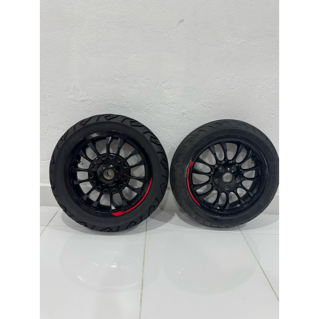 ล้อ Vespa Sprint ของเดิม แท้ติดรถ มือสอง ไม่รวมยาง
