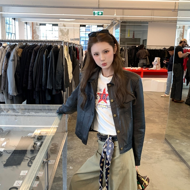 【COD】แจ็คเก็ตหนังผู้หญิงฤดูใบไม้ผลิและฤดูใบไม้ร่วง 2025 ใหม่สีดำสไตล์ย้อนยุคแบบอเมริกัน แจ็คเก็ตสั้นสุดเท่สำหรับไซส์เล็ก ราคา ถูกที่สุด ดีลบีเคเค แกลเลอรีภาพที่ 5