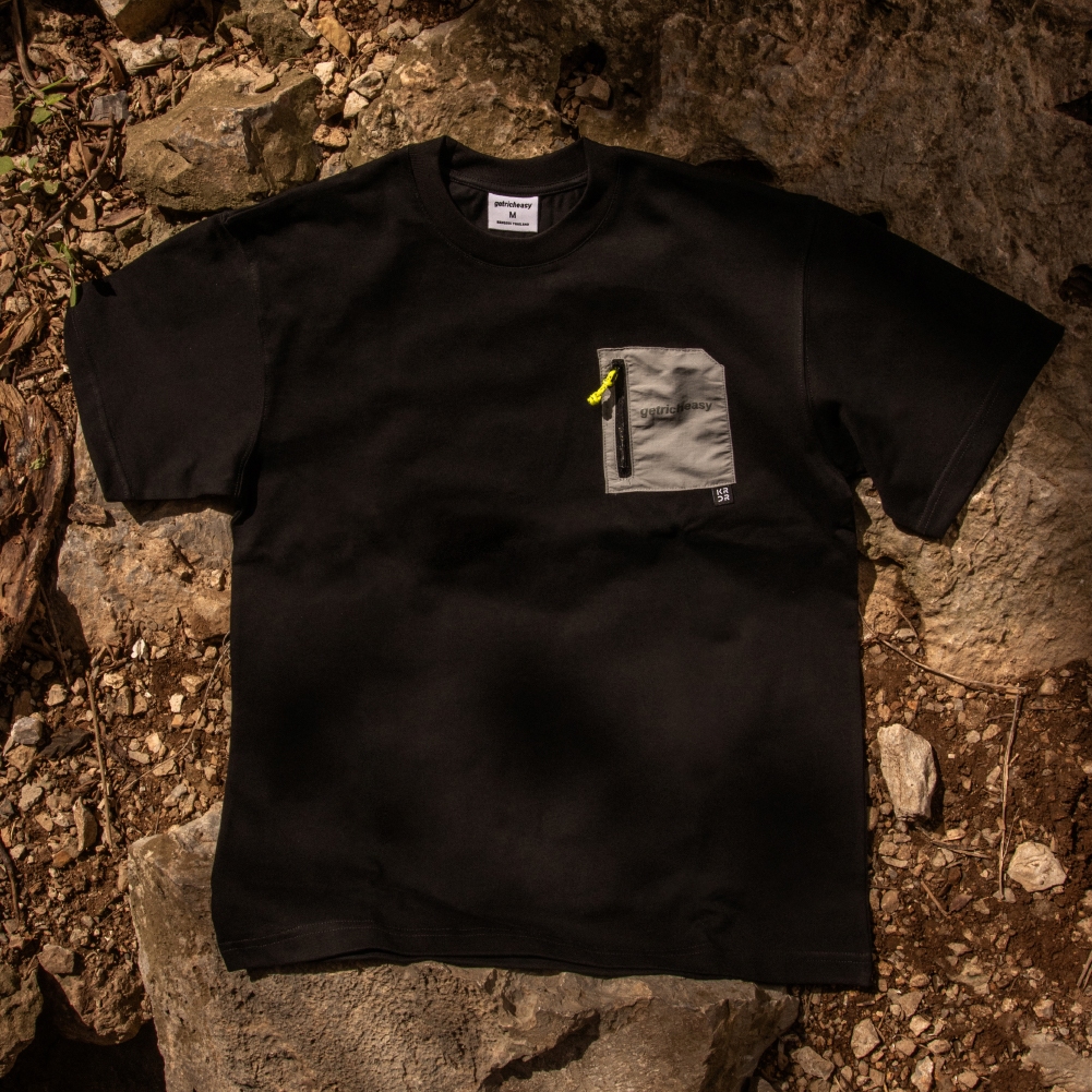 เสื้อยืด Utility Pocket Tee – getricheasy × Korideer