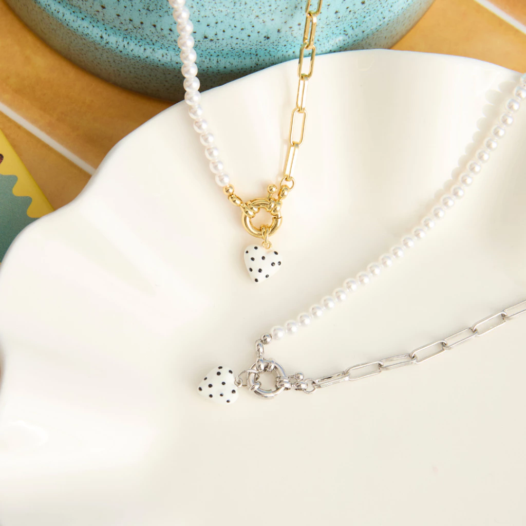 Petite Polka Dot Necklace สร้อยคอห้อยชาร์มหัวใจลายจุด