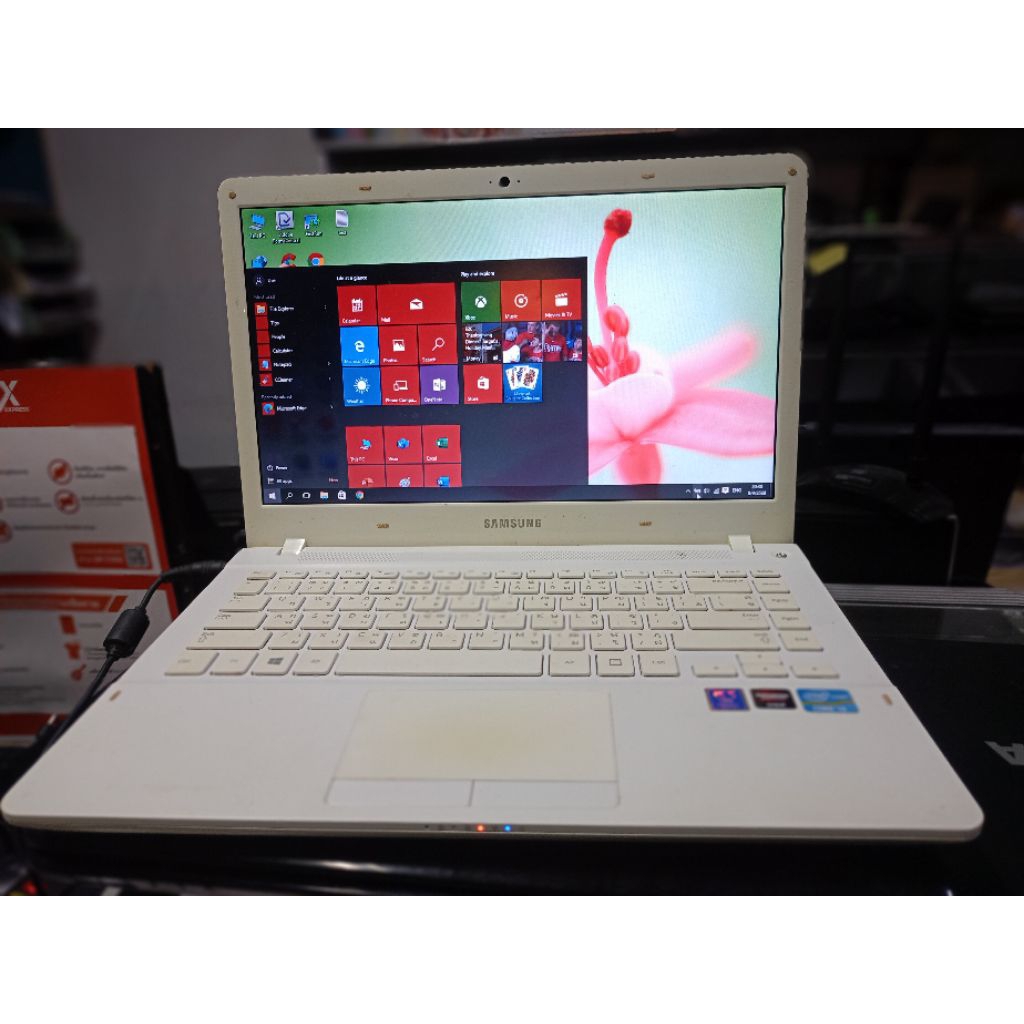 notebook samsung np370 r4 v i3-3120m vga AMD radeon HD 8750m 2 GB ram 8 GB harddisk 500 GB แบตเตอรี่