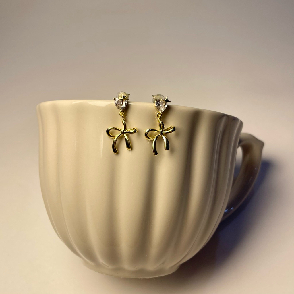 Rhaenyra Earrings ต่างหูรูปโบ น่ารัก แกมสุด ๆ ไปเลยค่า