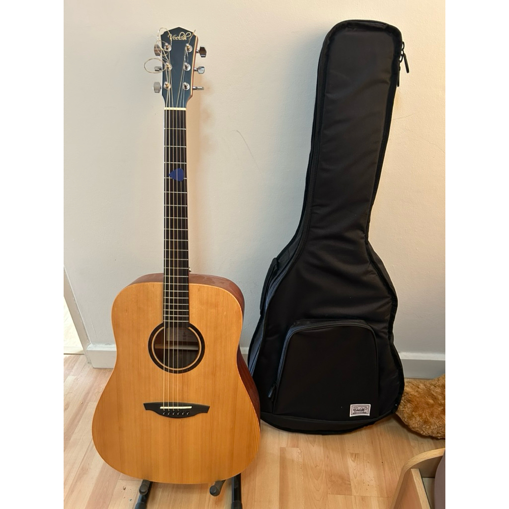 ขายกีต้า สภาพใหม่ 90% มือสอง 4000 บาท