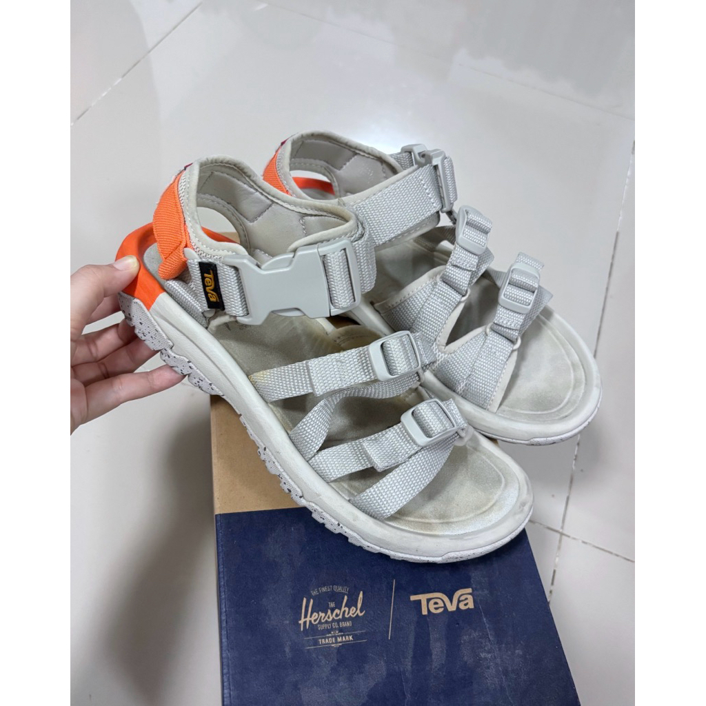 รัดส้น Herschel x Teva มือสอง