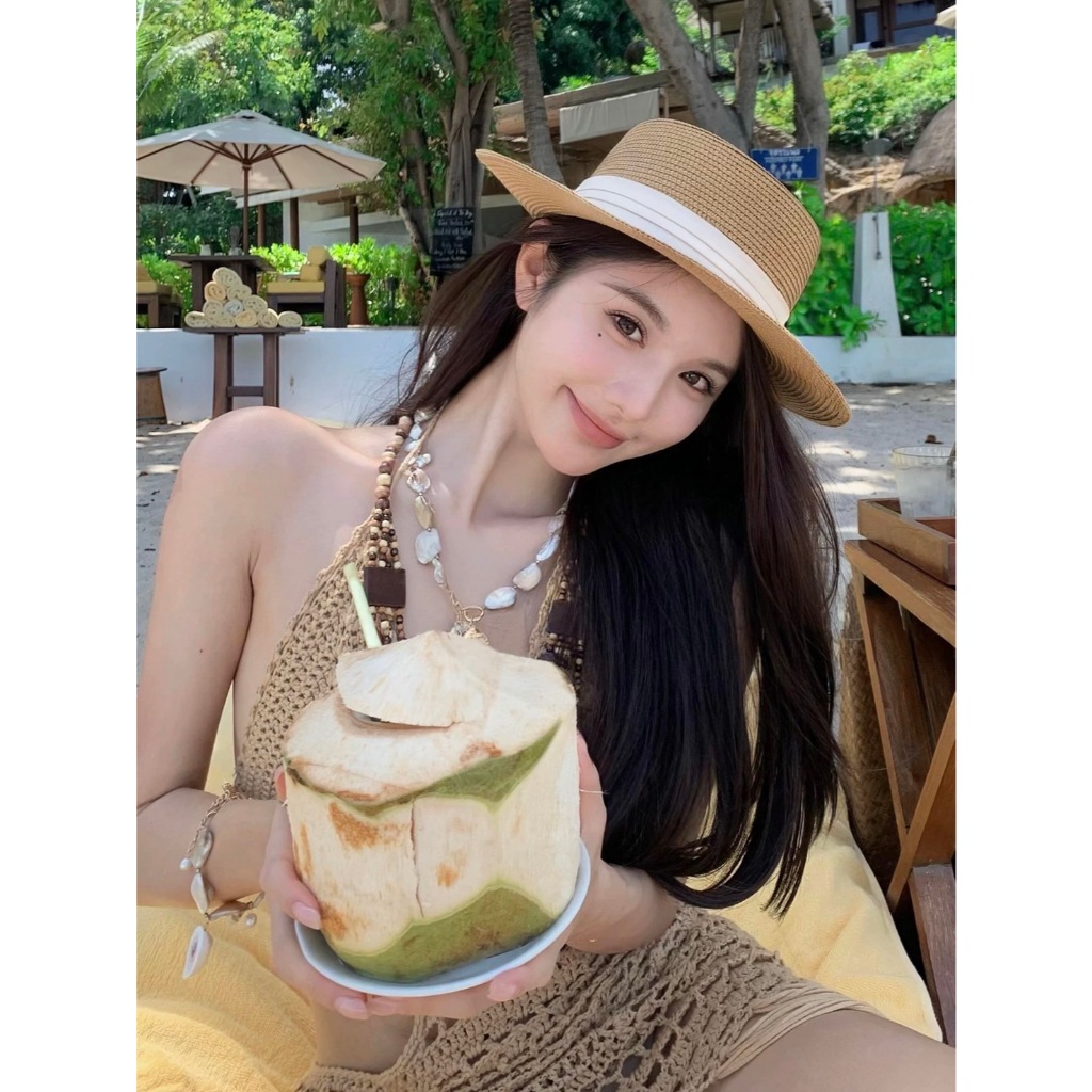 หมวกสานแฟชั่น ทรงDumont Hat แต่งคาดเรียบหรู แมชท์ง่ายทุกลุค สินค้าพร้อมส่งจากไทย A054