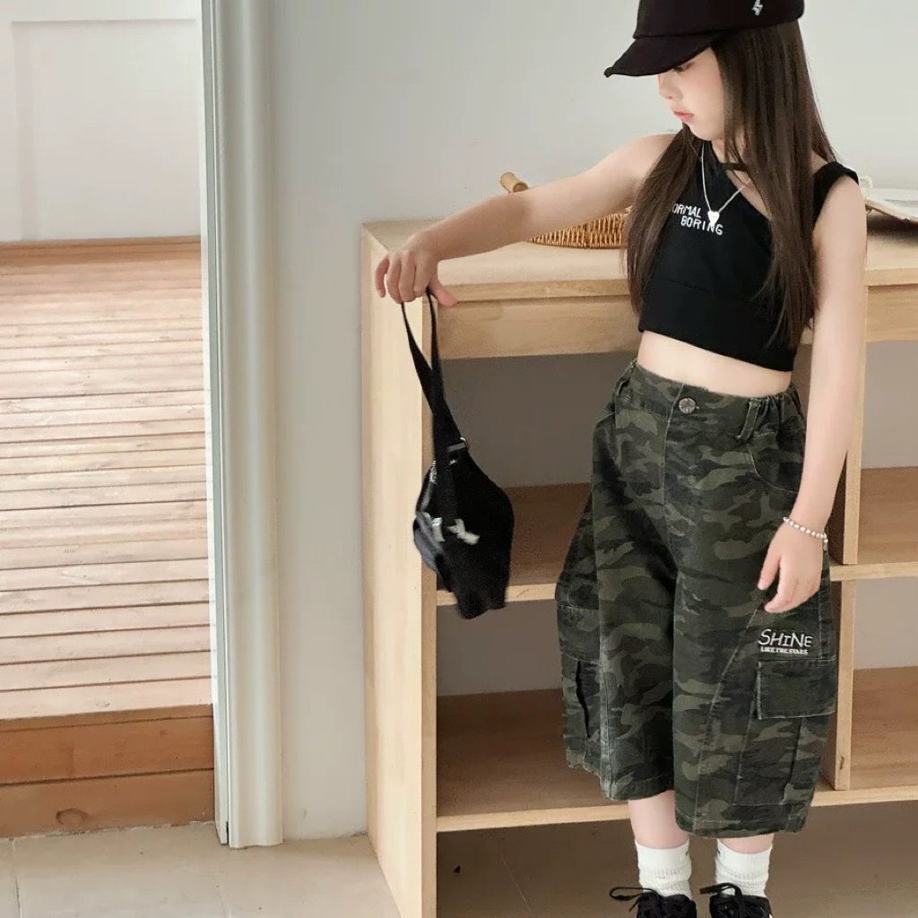 [Namsaii kids]🔥พร้อมส่ง🔥ชุดเซท2ชิ้น ชุดเด็กผู้หญิง เสื้อครอป+กางเกงคาร์โก้ลายทหาร  สไตล์เกาหลี