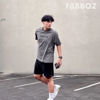 FABBOZ STREETLINE Denim Shorts กางเกงขาสั้นยีนส์ฟอกสีดำสุดฮิต ทรง Straight/Relaxed เหนือเข่า