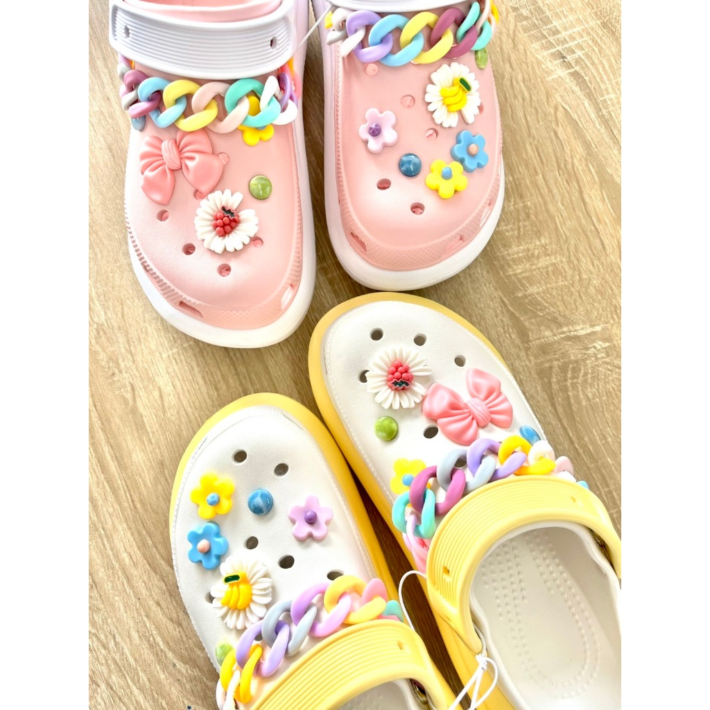 [รุ่น ZH8013-2B] รองเท้าหัวโต เสริมส้น รองเท้าผู้หญิง ติดดอกไม้สีสัน สไตล์น่ารักสดใส