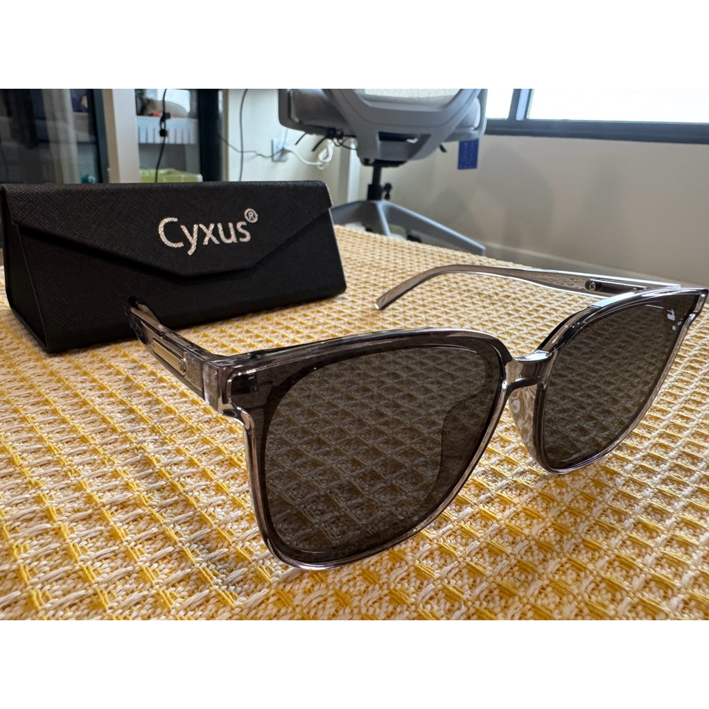 แว่นกันแดด (Cyxus) สีเทา
