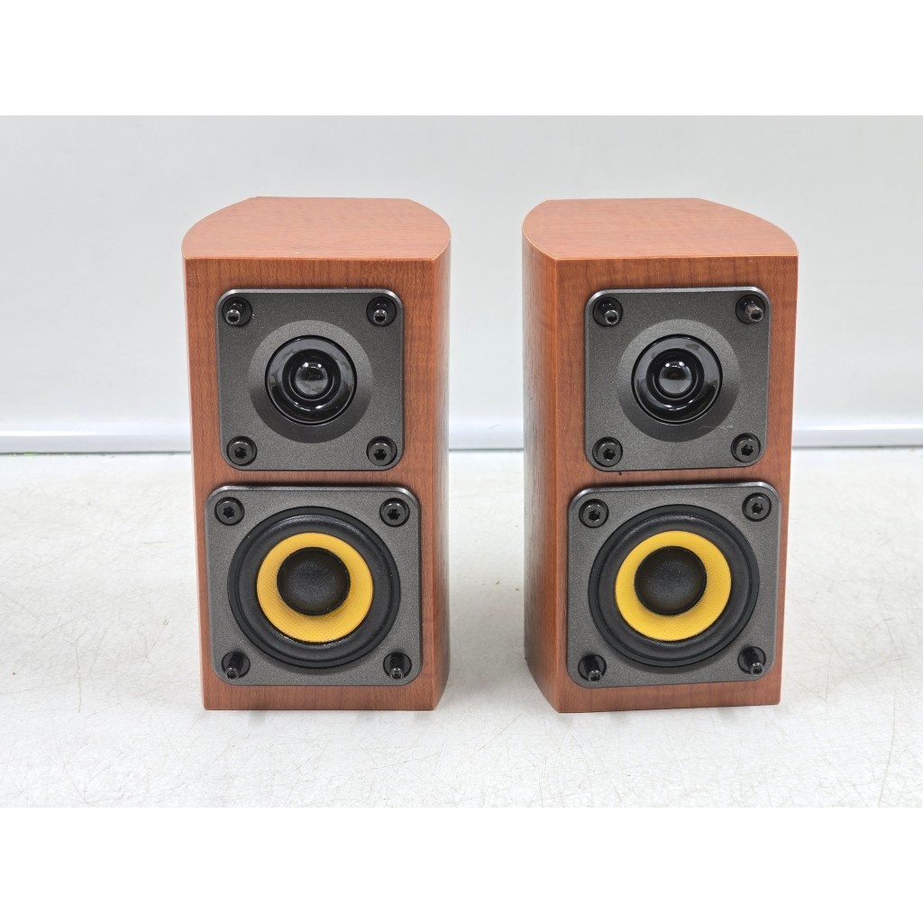 BF114 ลำโพงญี่ปุ่นมือสอง 1 คู่ (BE) DENON SC-AM330 30-80W 6 โอห์ม Woofer 2 นิ้ว Size ตู้ 8x11x14CM ม