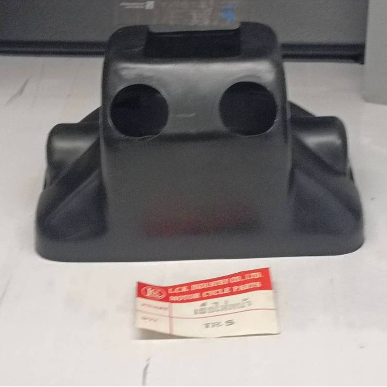 เสื้อไฟหน้า TRS เป็นงานรุ่นเก่า ของทดแทน ยี่ห้อ L.C.K