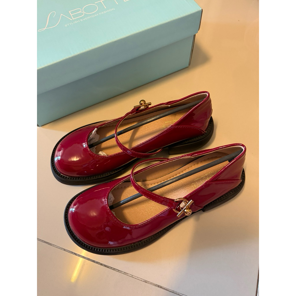 ส่งต่อรองเท้าแมรี่เจน Labotte Size36