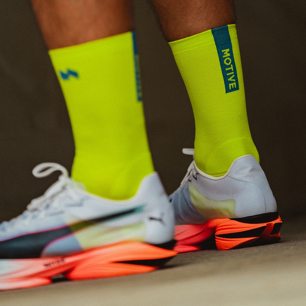 MOTIVE SOCK ULTRA SPEED ถุงเท้าวิ่ง รุ่น Pure Contrast Colors ถุงเท้าวิ่ง ระบายอากาศดี - รูปที่ 3