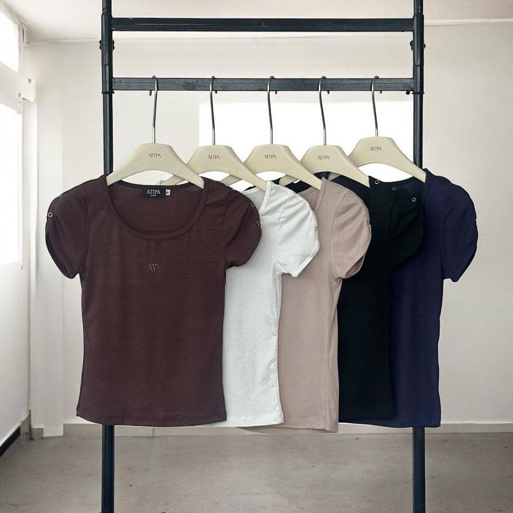 Atipashop - VOID CURVE TEE เสื้อยืด คอกลม แขนตุ๊กตา ดีเทลกระดุมที่ไหล่ ผ้านุ่มใส่สบาย