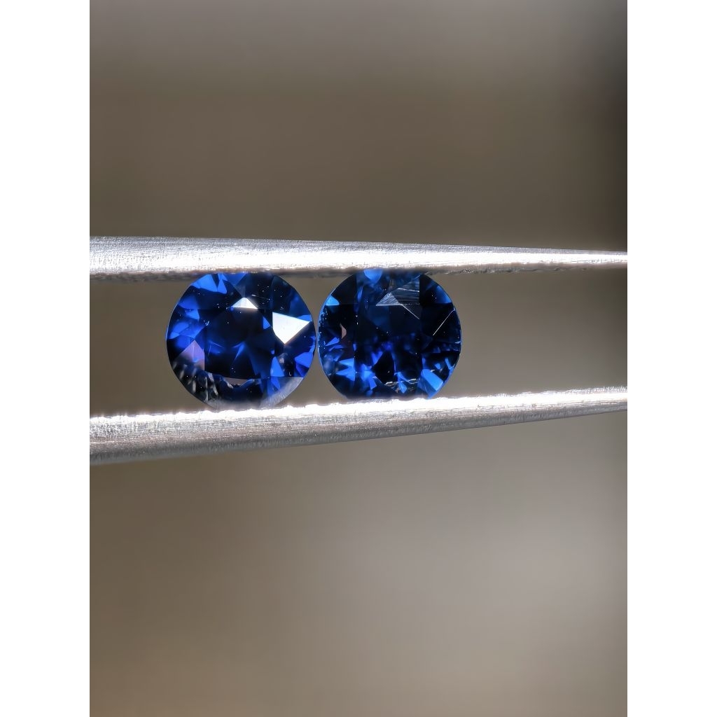 ไพลิน / blue sapphire royal blue